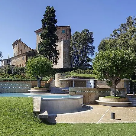 Sleeps 4 Pool Air Con Wifi Monterado