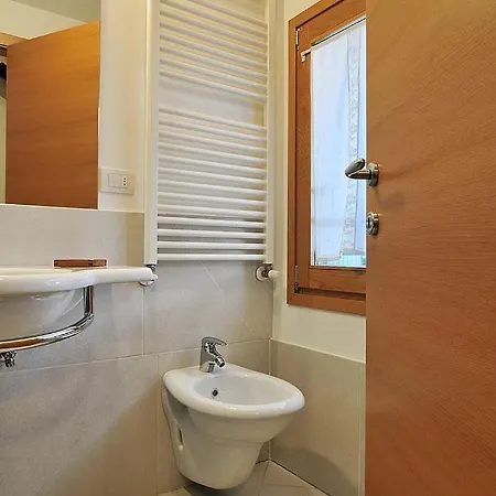 Sleeps 4 Pool Air Con Wifi * Monterado