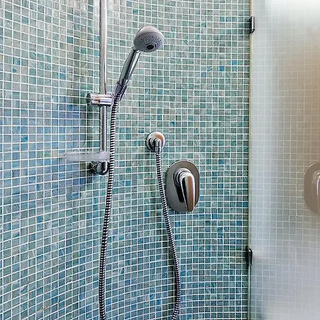 Sleeps 4 Pool Air Con Wifi Βίλα